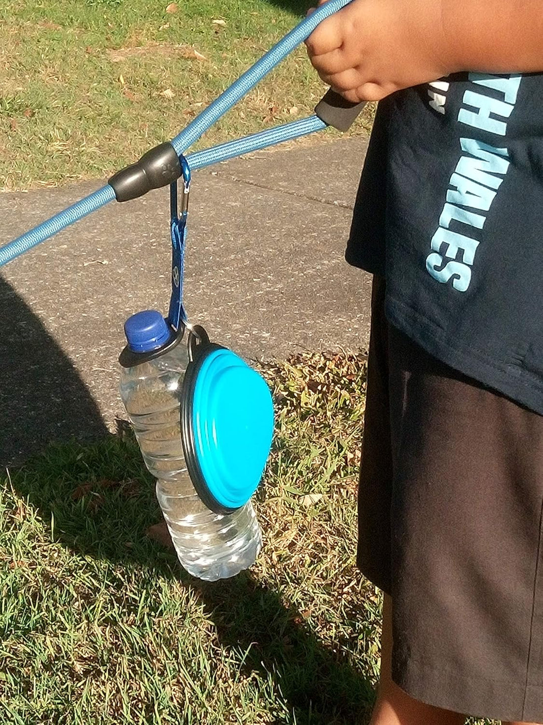 Portable Collapsible Silicone Pet Water Bowl with a Water Bottle Holder (Black)